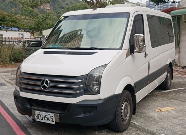 中型褓姆車
